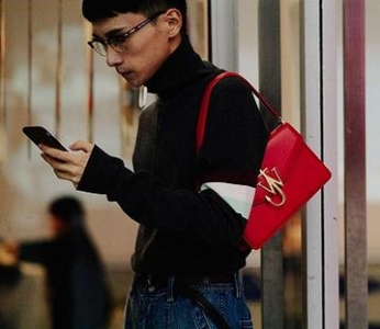 中国奢侈品消费者有近一半未满30岁