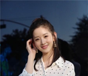 磨皮美白不存在！章泽天的“瑕疵妆”竟成了流行？