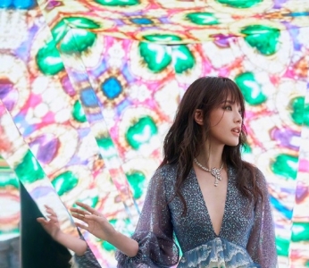 舒淇第一次剪刘海 比“八字刘海”还减龄