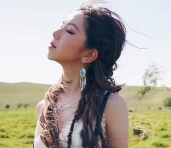 邓紫棋自拍被干枯发尾抢镜 五招教你挽救干枯秀发