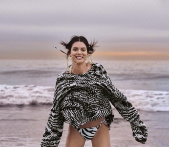 肯豆Kendall Jenner海滩度假封面 种草渐变色卫衣