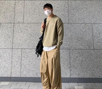 秋天第一件卫衣如何选 这样的搭配